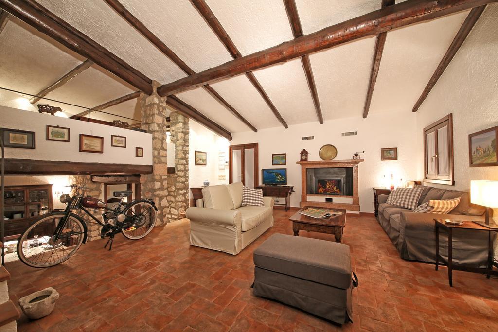 Villa Dei Rosmarini Тосколано Мадерно Екстериор снимка