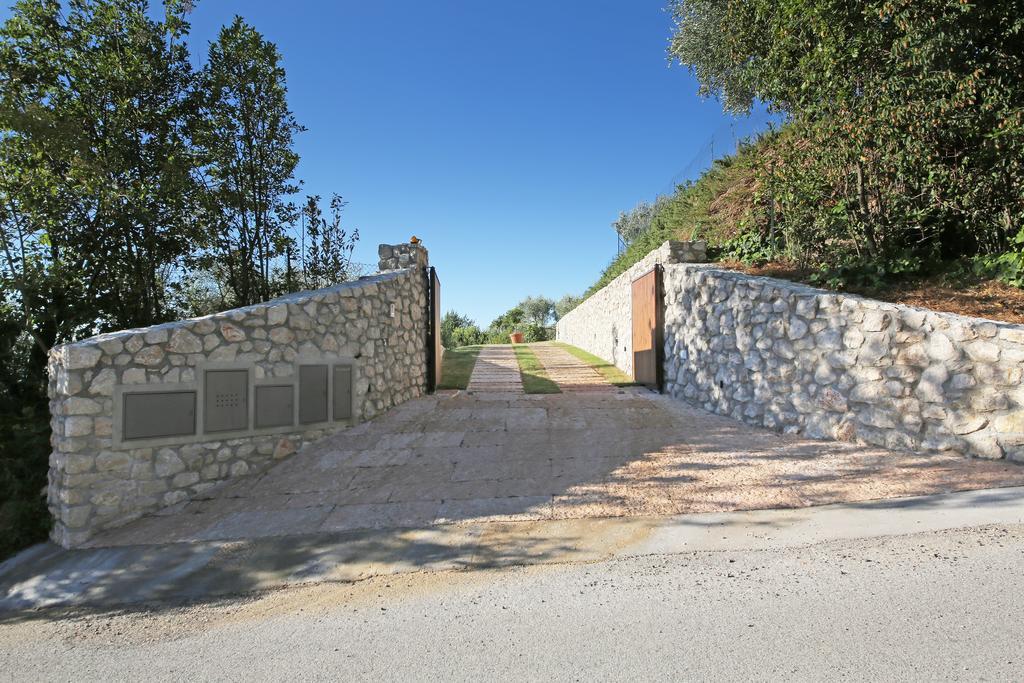 Villa Dei Rosmarini Тосколано Мадерно Екстериор снимка